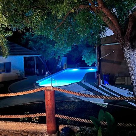 Lunar Dive Resort: Bamboo Villas Kubu Eksteriør bilde