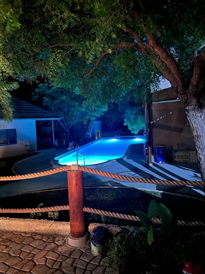 Lunar Dive Resort: Bamboo Villas Kubu Eksteriør bilde